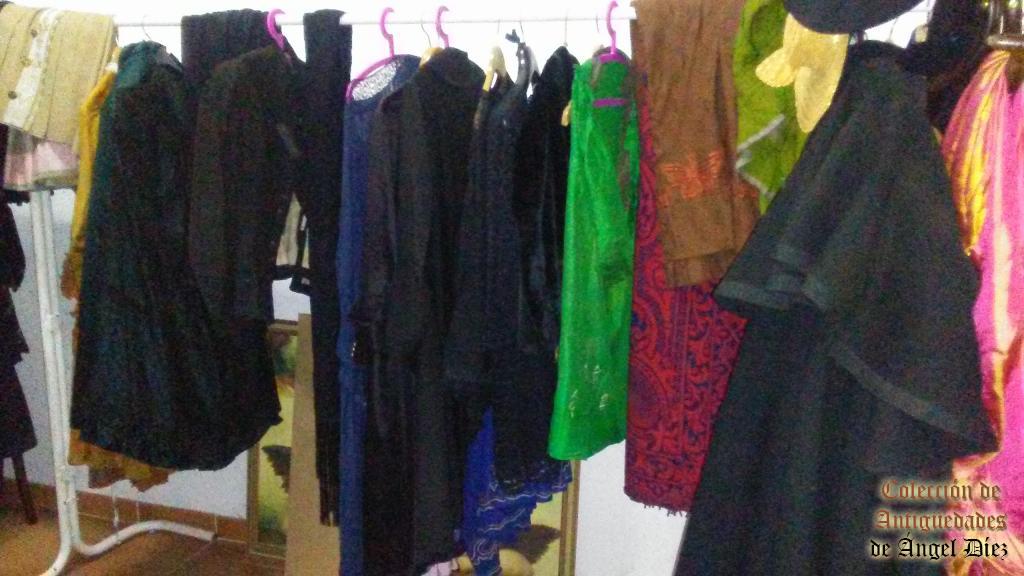 Trajes y capas
